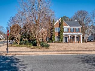 11115 Knight Castle Dr, Charlotte, NC 28277