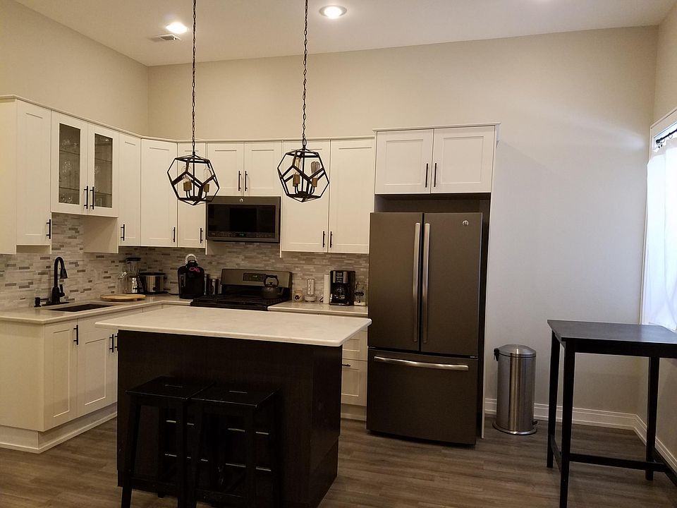 1st image of 1631 W 38th Pl #1R