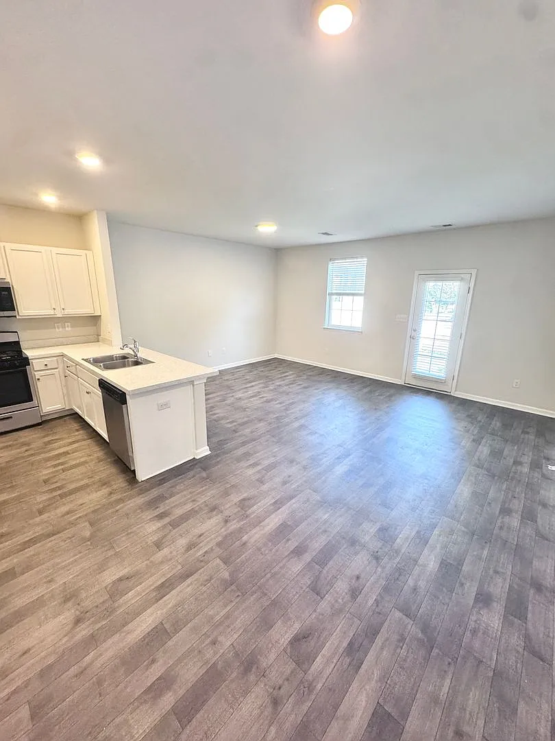 Newer Three Bedroom Townhome — Photo 3