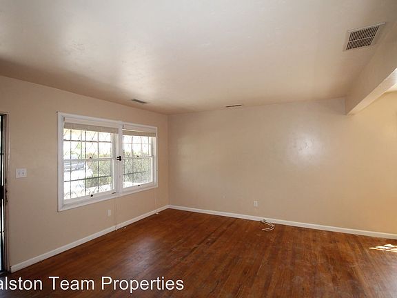 2nd image of 2444 Morningside St