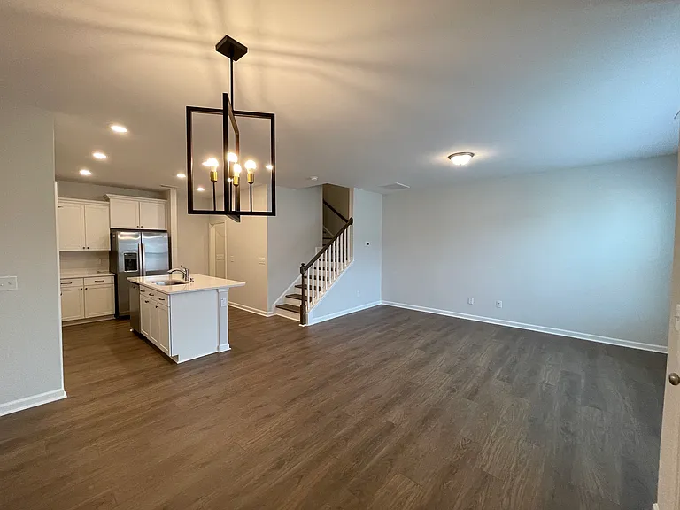 1408 Irving Hill Dr — Photo 7