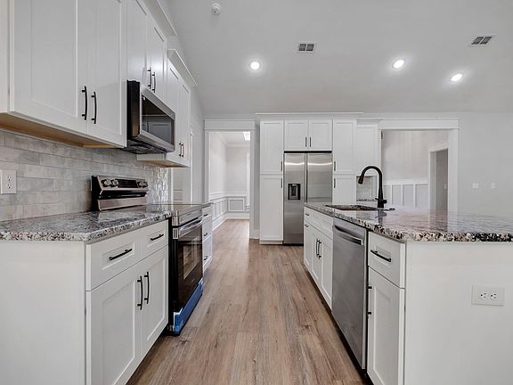 4th image of 3533 Carrington Dr