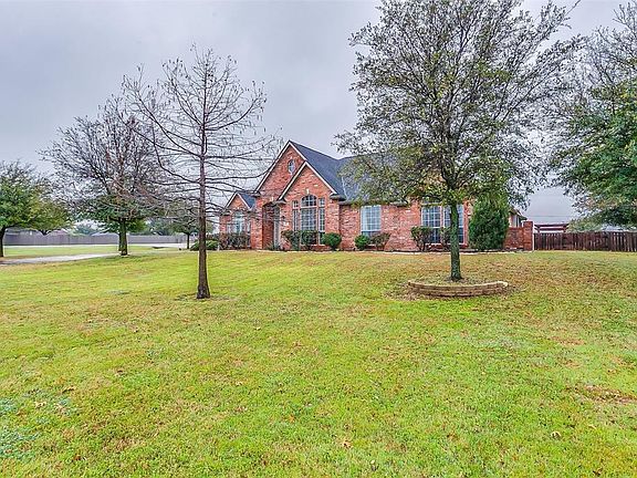 3rd image of 2207 W Emerald Bend Ct