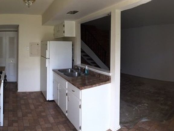 3rd image of 320 Joan Ct Unit C