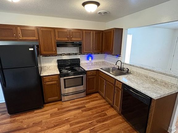 4th image of 410 Circle H Dr #H