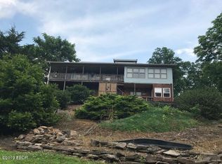 1001 Town Creek Rd, Murphysboro, IL 62966