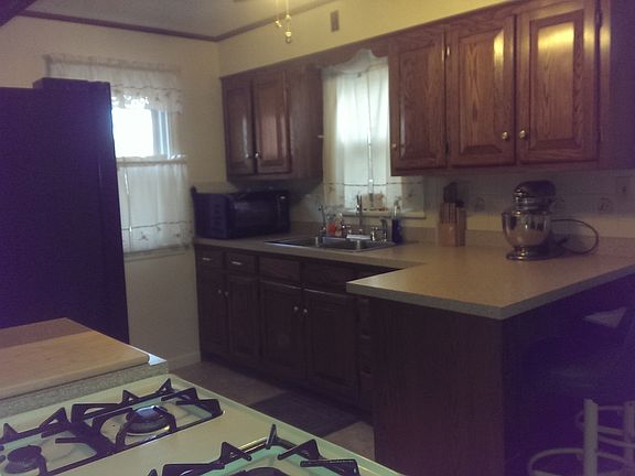 3rd image of 91 Willow Dr