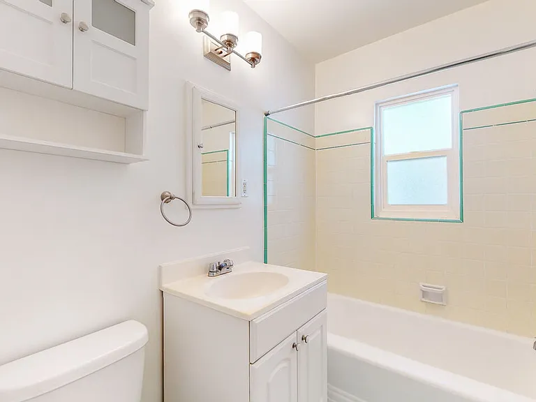 Westwood Hills Apartment — Photo 17