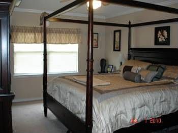 3rd image of 3122 Meadow Lake Dr E
