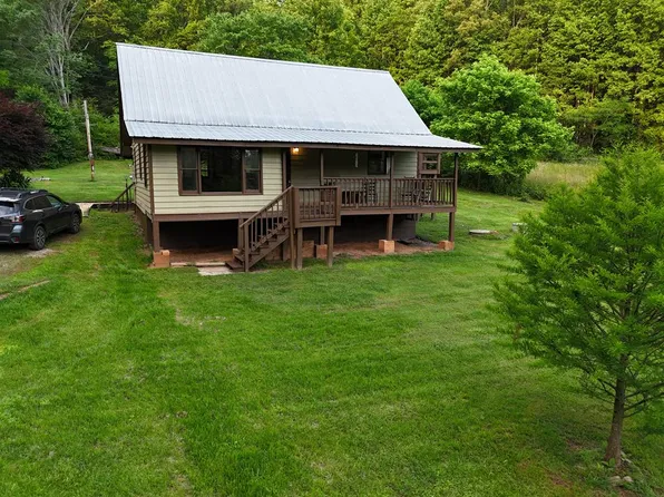 389 Kirkland Rd, Franklin, NC 28734