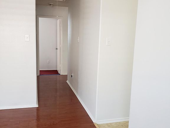 4th image of 2630 Daryns Landing Dr
