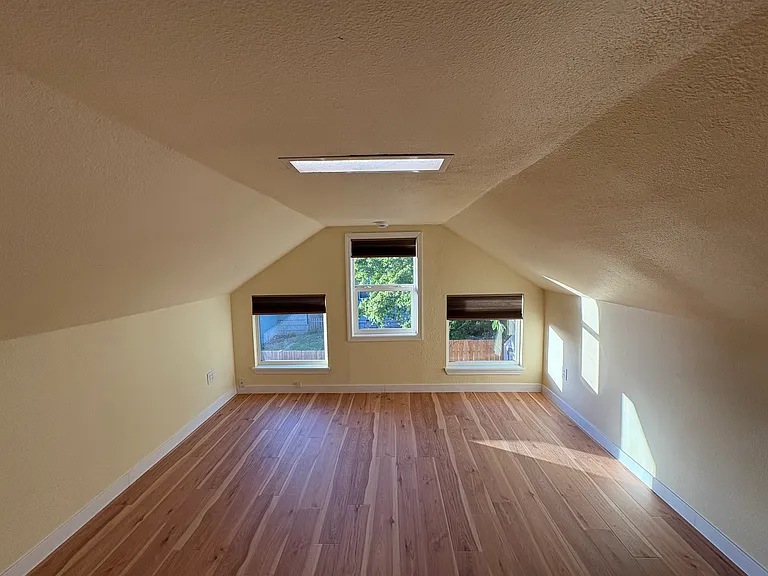 4138 W G St — Photo 14