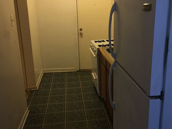 4th image of 1649 W Jonquil Ter APT 2