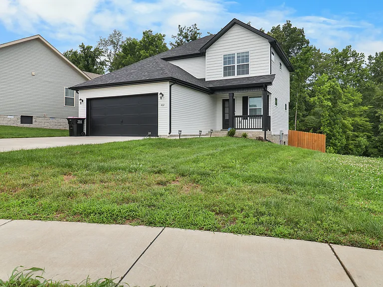422 Mattingly Dr — Photo 1
