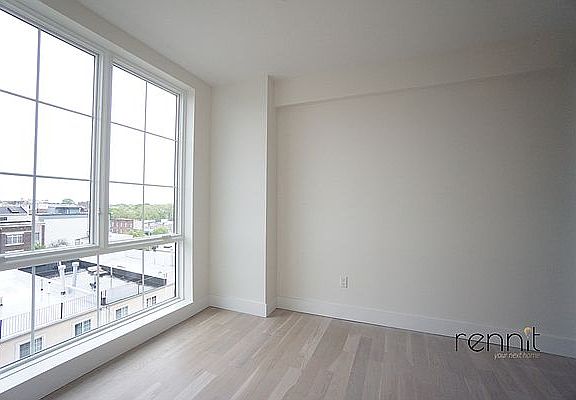 5th image of 933 Rogers Ave #4E