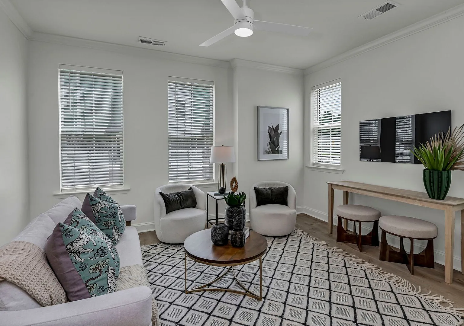 609 S Edisto Ave — Photo 4