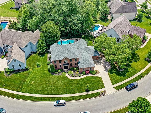 5th image of 12221 Brook Forest Cir