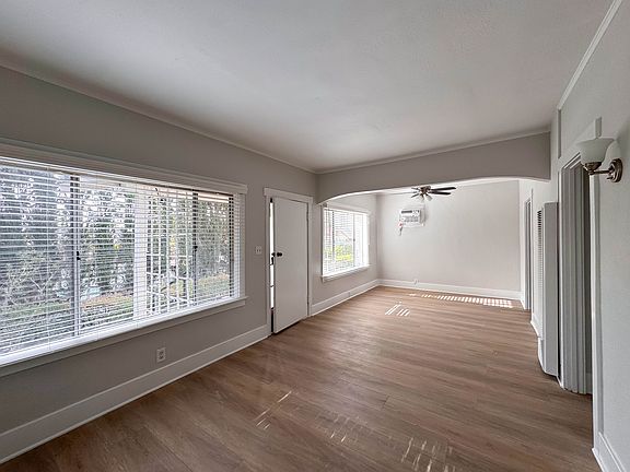 3rd image of 1659 N Lake Ave APT 4
