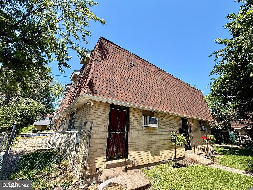1st image of 811 Lansdowne Ave
