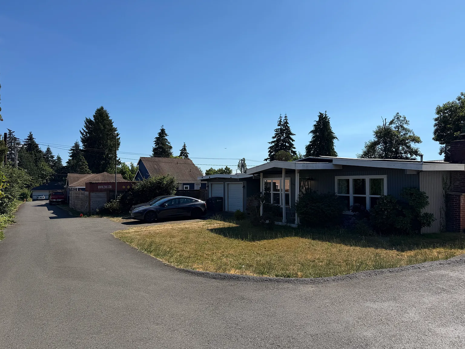 4 bed, 1.5 bath, 1310 sqft, $1,000 — Photo 2