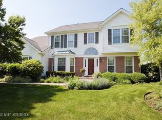 212 Stone Fence Rd, Vernon Hills, IL 60061