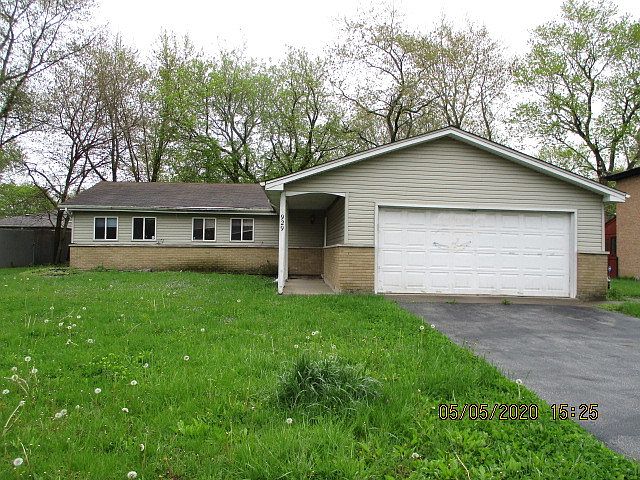 1st image of 929 Riverview Dr