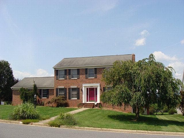 1st image of 866 Quince Dr
