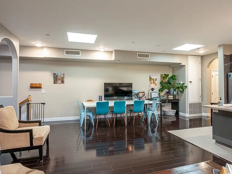4741 Point Loma Ave #201 — Photo 54