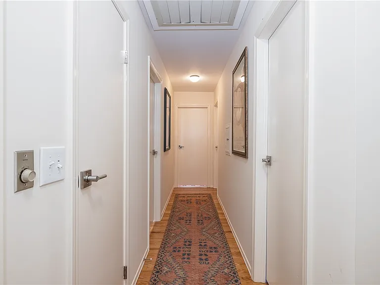 95 Parkwood Ave — Photo 19