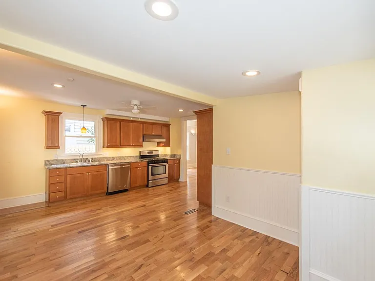 2118 W 17th St #1 — Photo 11
