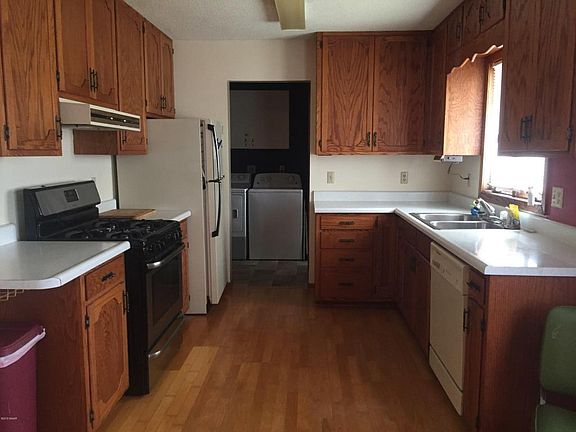 3rd image of 609 E Broadway St