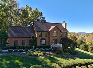 3285 Country Meadow Dr, Christiansburg, VA 24073