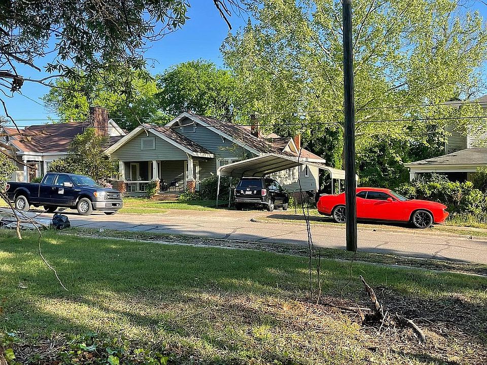 2nd image of 206 Everett St