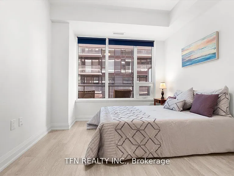 212 King William St #513 — Photo 12