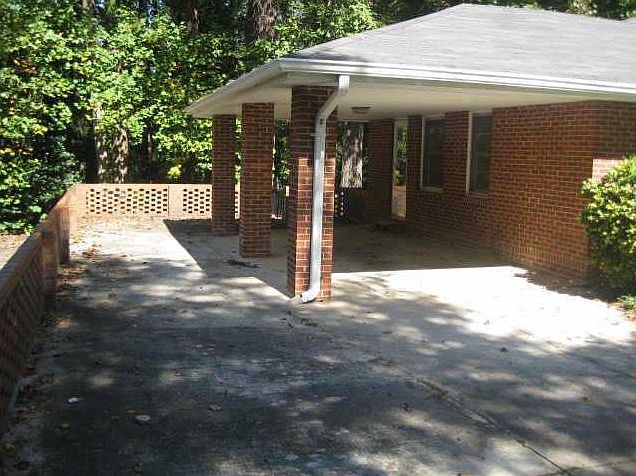 2nd image of 2330 Greenglade Rd
