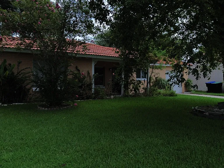 10481 Montpelier Cir — Photo 38