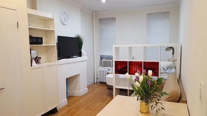 Rented by REAL New York | media 19