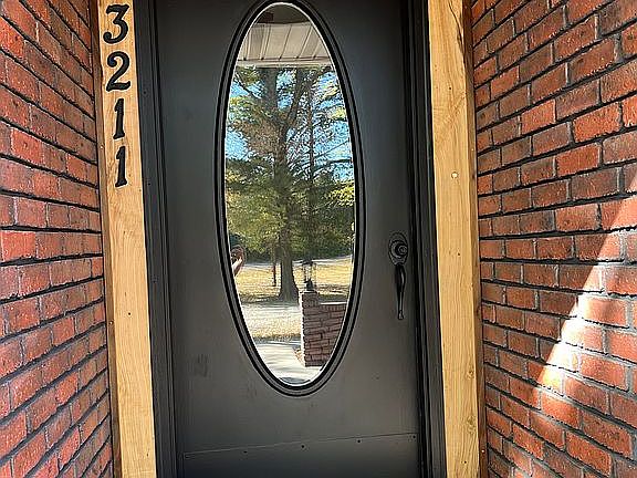 4th image of 3211 Southern Ave
