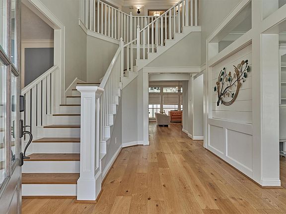 5th image of 19 Pipers Meadow St