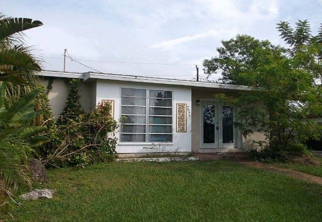 1st image of 7924 Jeffery Ave