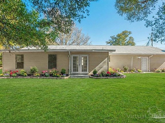 2nd image of 4977 Sanchez Ln