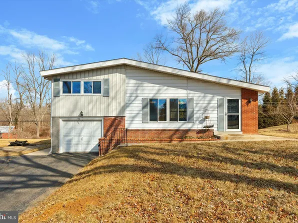 1633 Pulaski Dr, Blue Bell, PA 19422