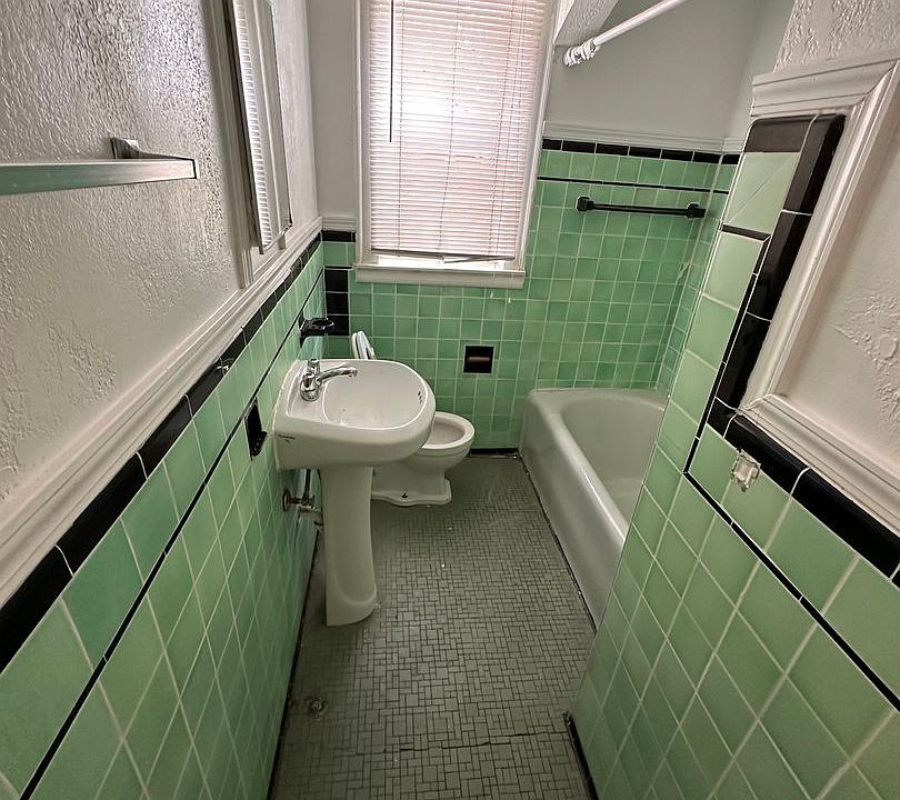 1st image of 13725 La Salle Blvd APT 207