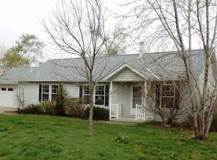 1212 Murray Point, Murray, NE 68048