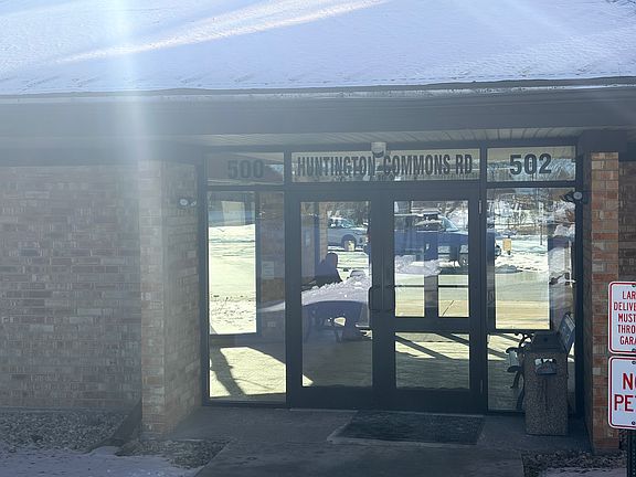 2nd image of 500 W Huntington Commons Rd APT 255