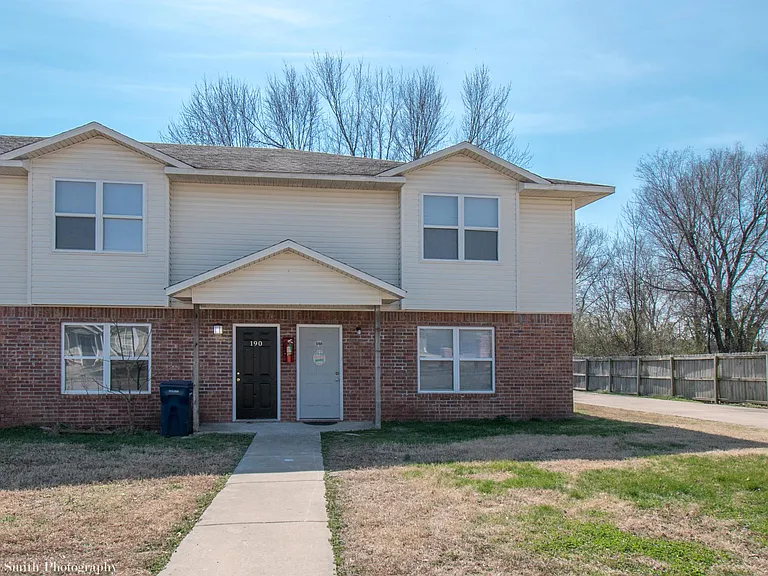 250 Meadow Ct #250 — Photo 1