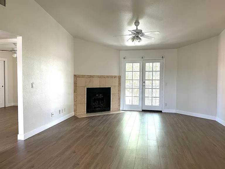 15402 N 28th St #222 — Photo 5