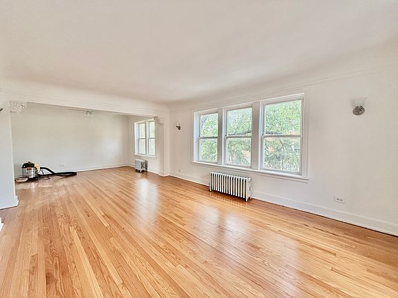 4th image of 2809 W Lunt Ave #A2