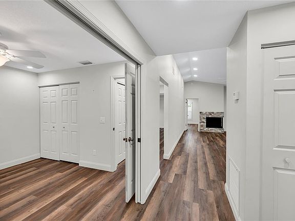 3rd image of 1411 Borg Ln