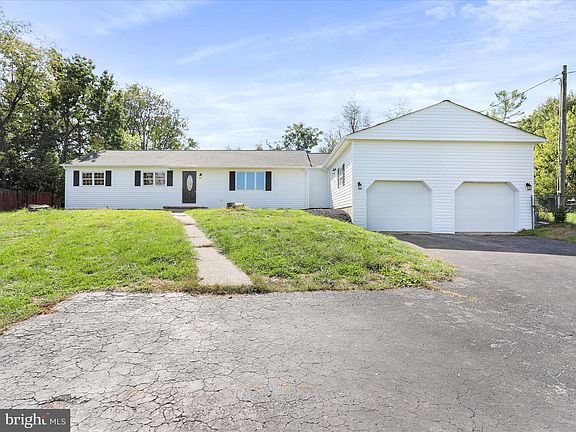 3rd image of 216 Van Clevesville Rd